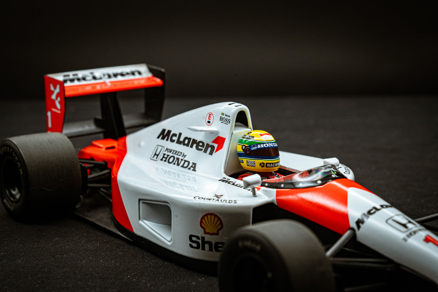 Ayrton Senna #1 McLaren MP4/6 - Sieger Formel 1 WM 1991 - lim. 994 pcs. - Minichamps 1:18