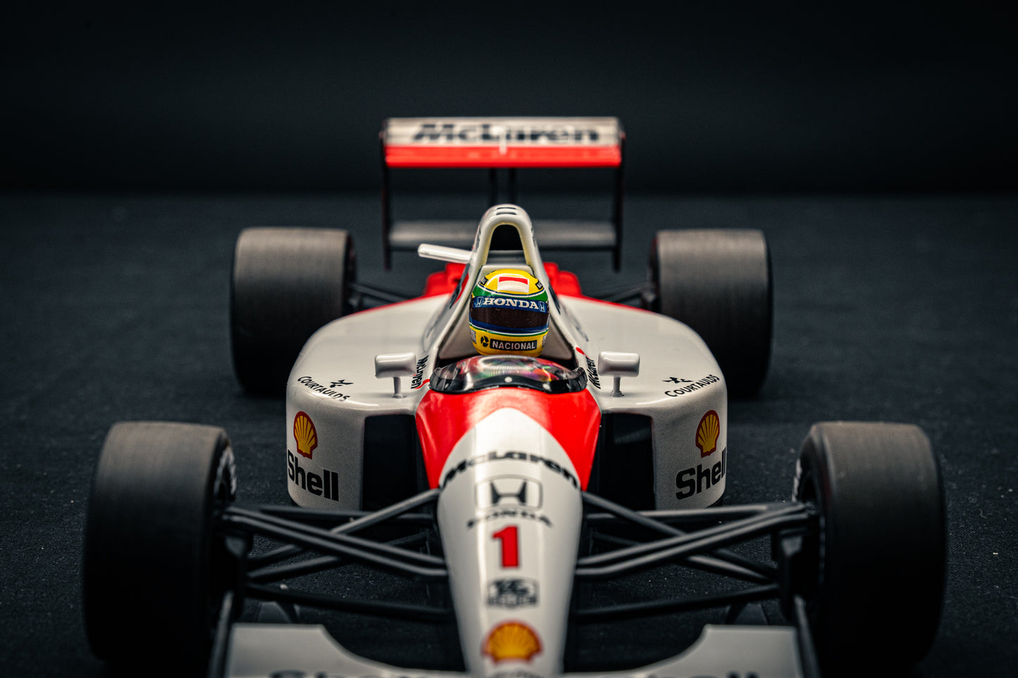 Ayrton Senna #1 McLaren MP4/6 - Sieger Formel 1 WM 1991 - lim. 994 pcs. - Minichamps 1:18