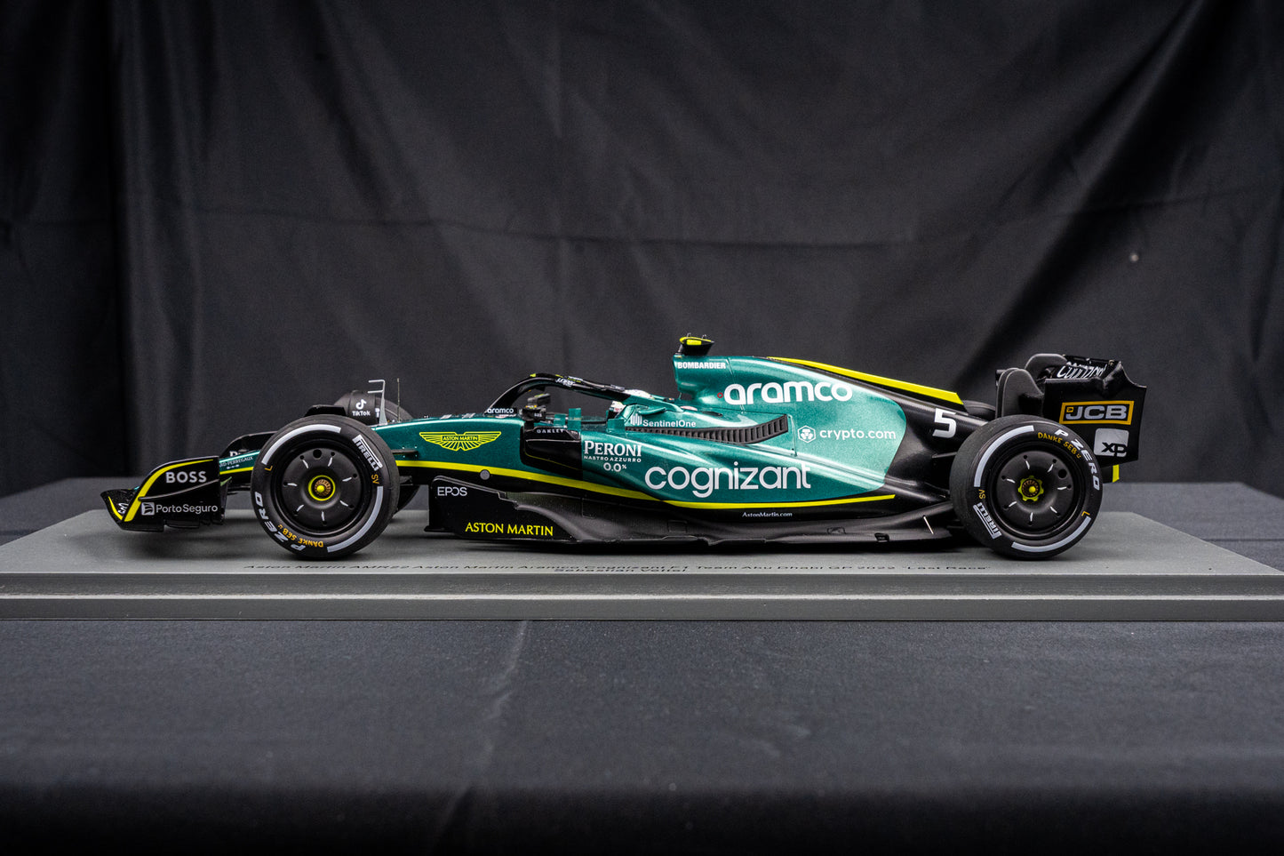 Aston Martin AMR22 #5 Sebastian Vettel "Last Race" - GP Abu Dhabi 2022 - Spark 1:18