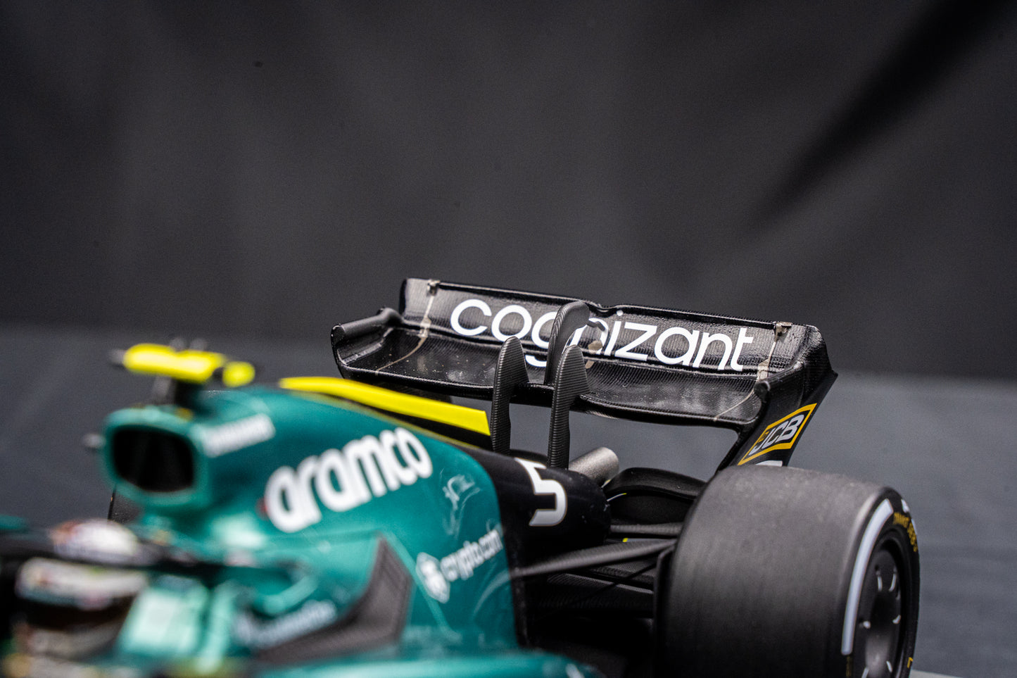 Aston Martin AMR22 #5 Sebastian Vettel "Last Race" - GP Abu Dhabi 2022 - Spark 1:18