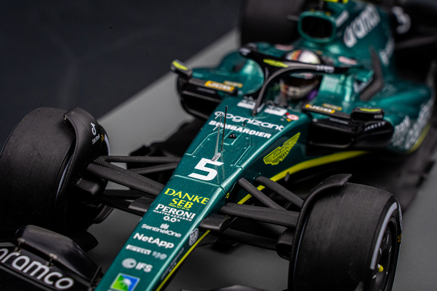 Aston Martin AMR22 #5 Sebastian Vettel "Last Race" - GP Abu Dhabi 2022 - Spark 1:18
