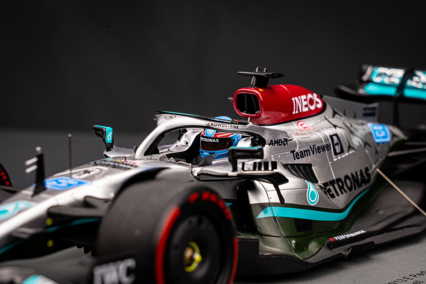 Georg Russell #63 Mercedes AMG W13E perf. - Winner GP Brasilien 2022 - Spark 1:18