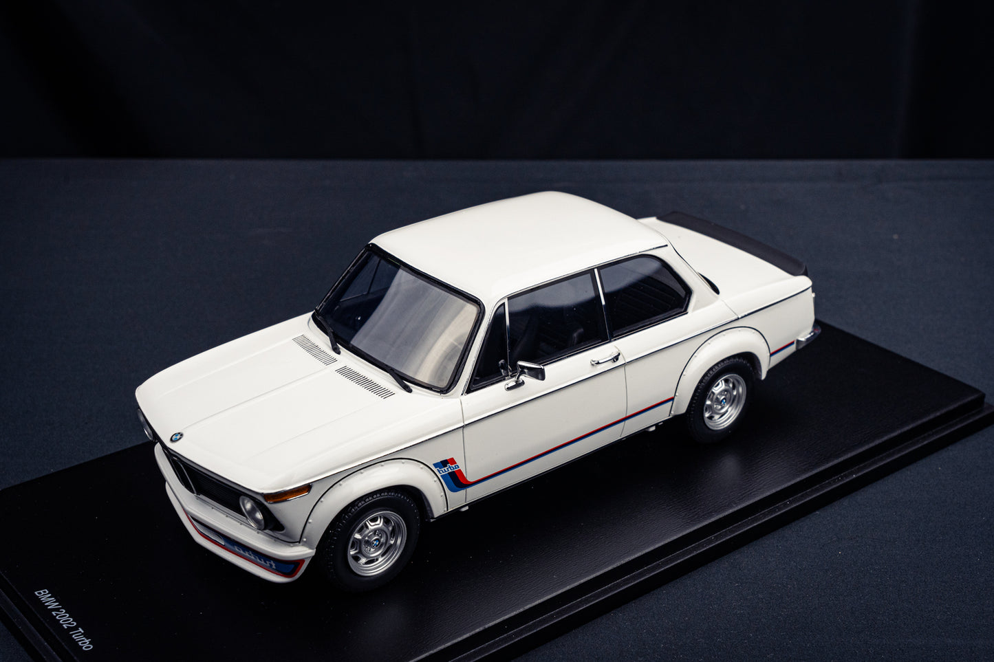 BMW 2002 Turbo 1973 weiß - Spark 1:18