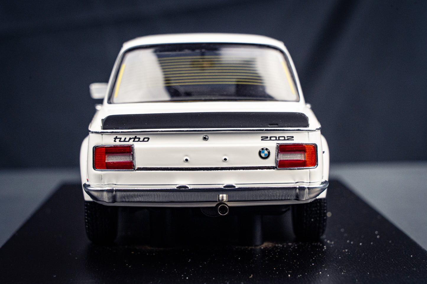 BMW 2002 Turbo 1973 weiß - Spark 1:18