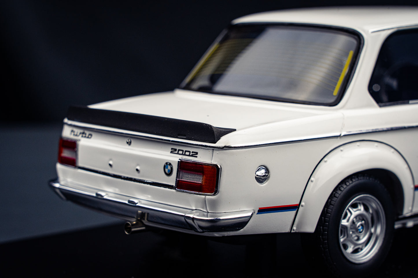 BMW 2002 Turbo 1973 weiß - Spark 1:18