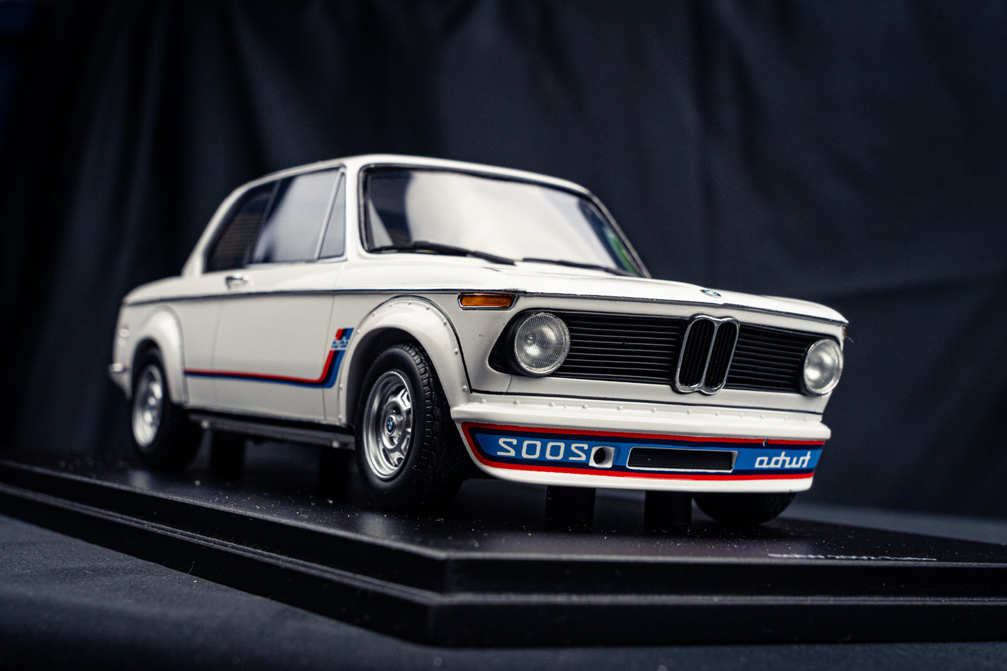 BMW 2002 Turbo 1973 weiß - Spark 1:18