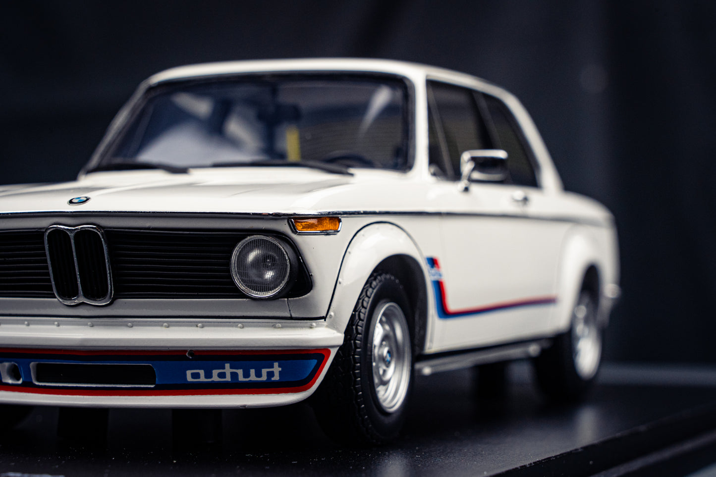 BMW 2002 Turbo 1973 weiß - Spark 1:18