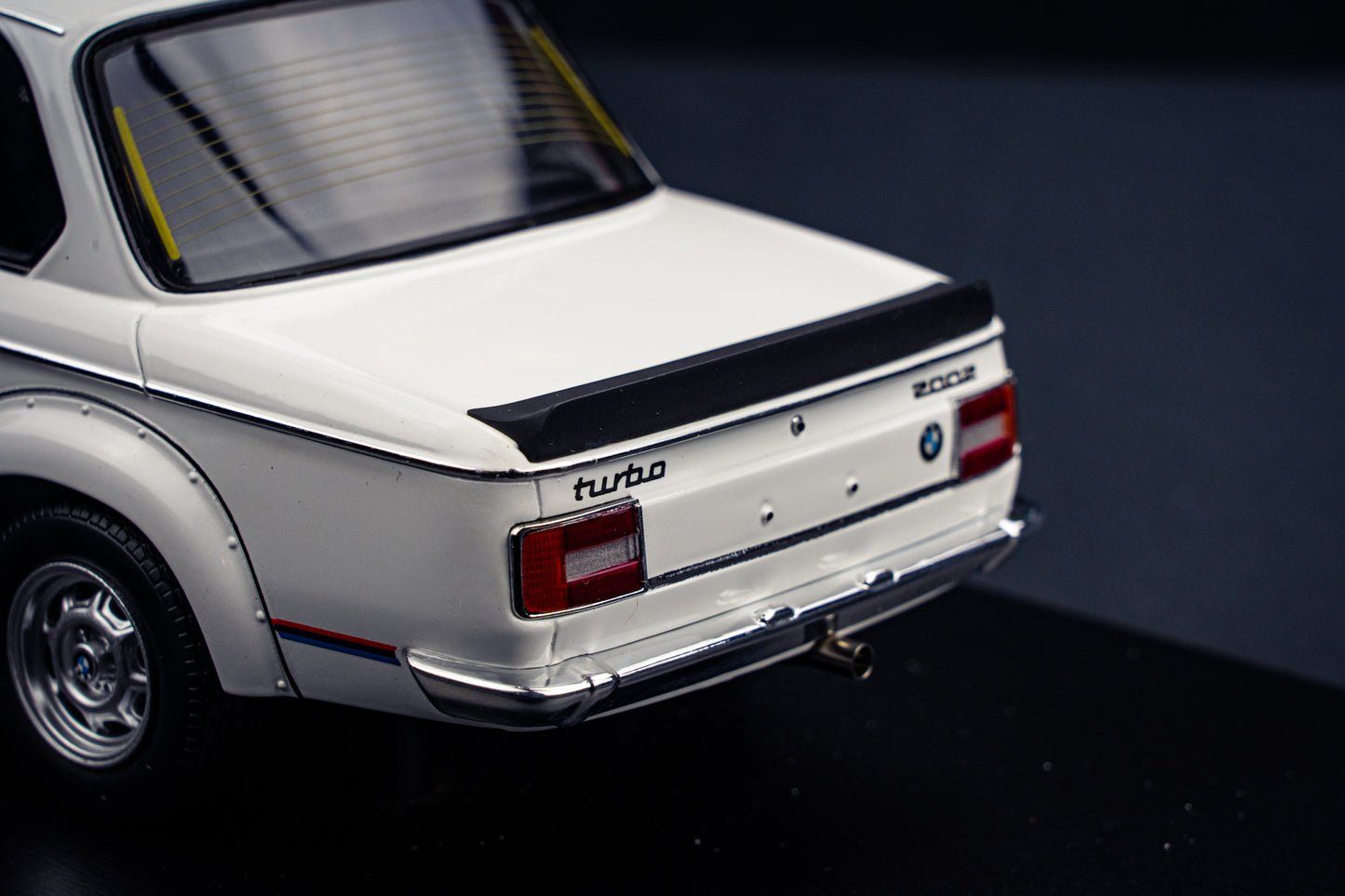 BMW 2002 Turbo 1973 weiß - Spark 1:18