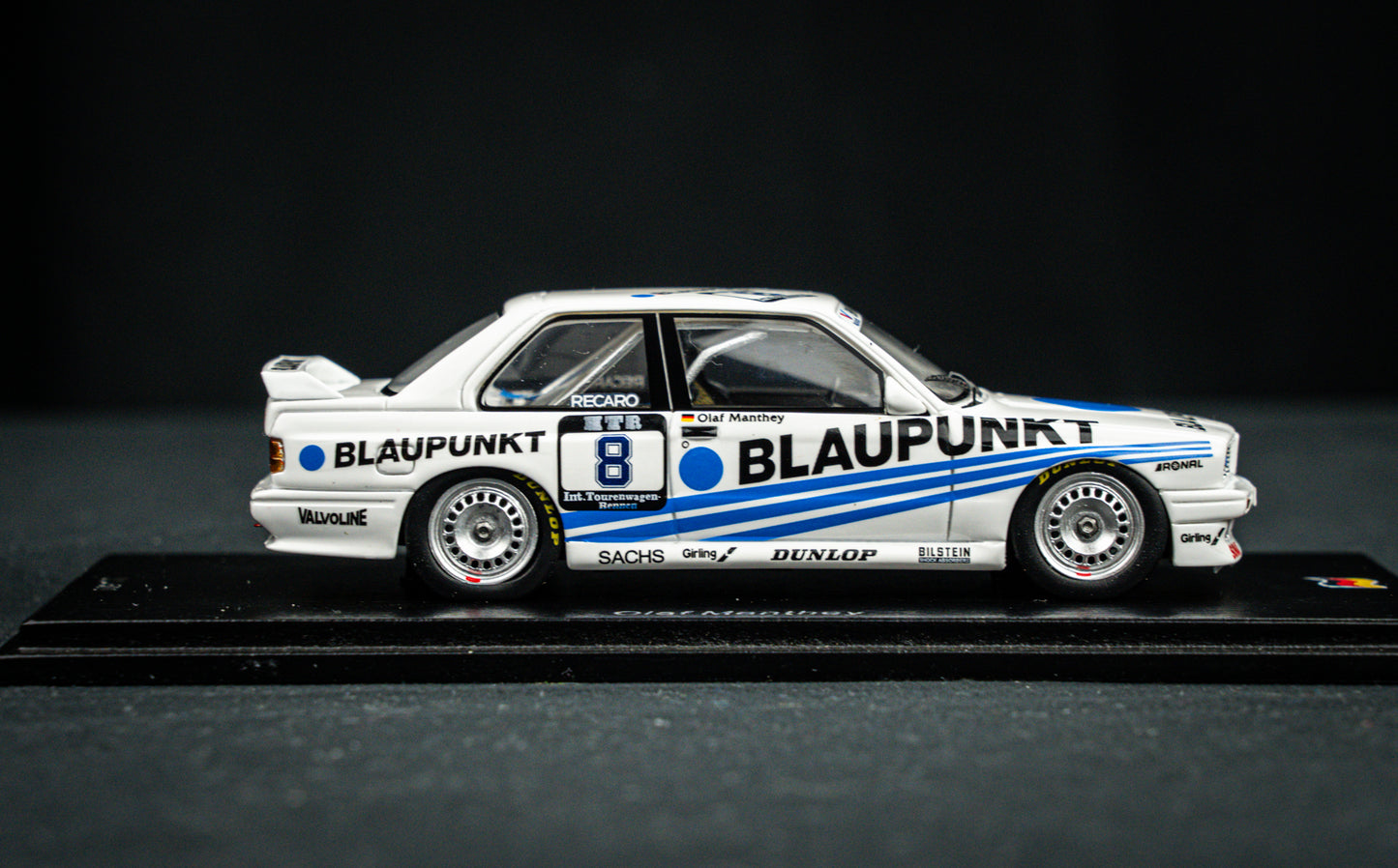 BMW E30 M3 lim. edition 500 Stk. no.8 O. Manthey Team Isert - DTM 1988 - Spark 1:43
