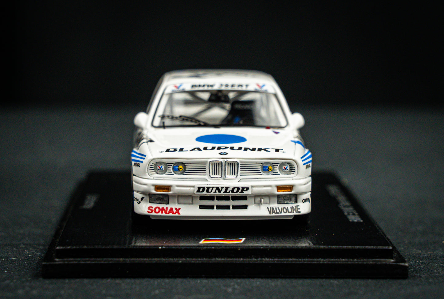 BMW E30 M3 lim. edition 500 Stk. no.8 O. Manthey Team Isert - DTM 1988 - Spark 1:43