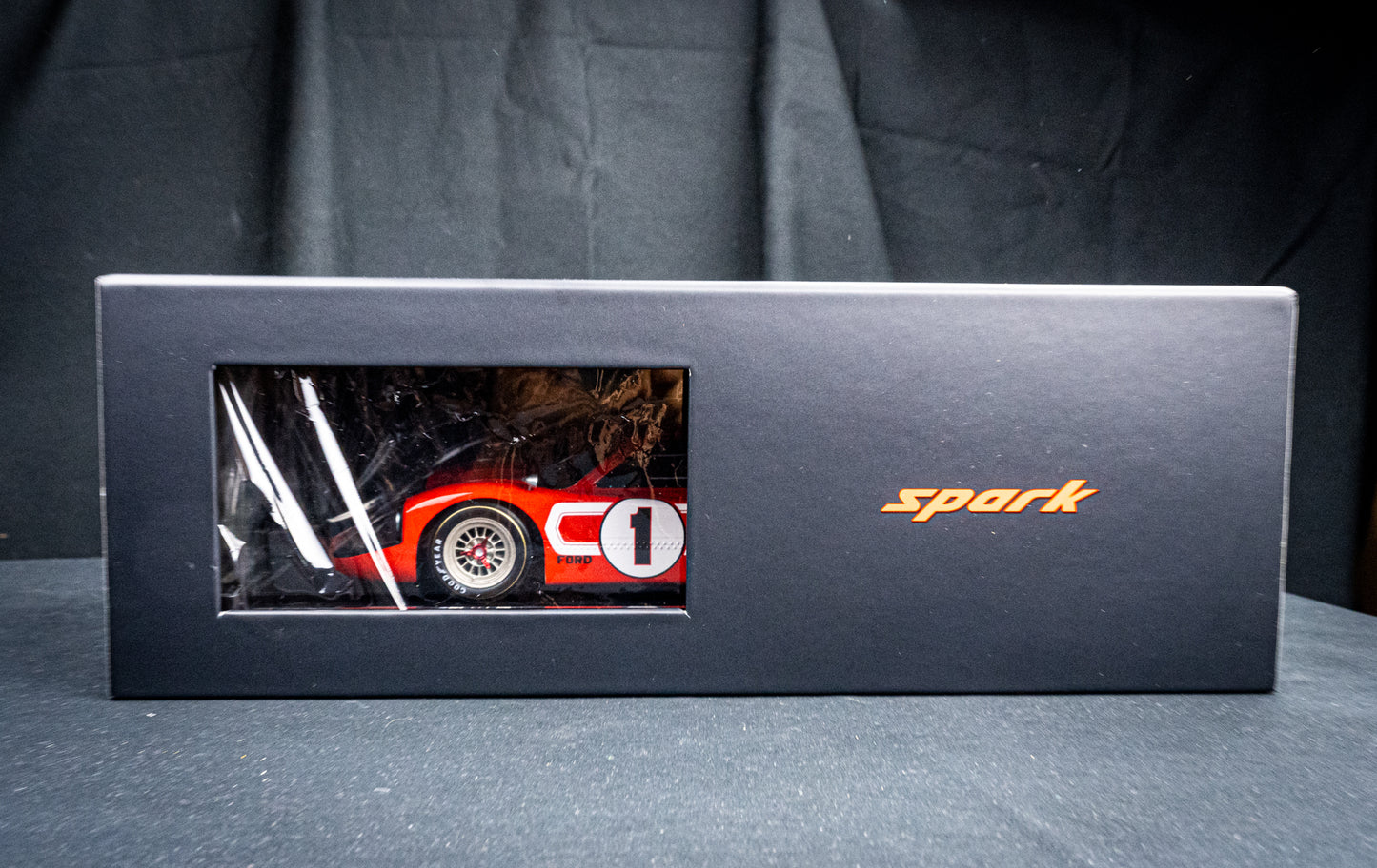 Ford GT40 Mk IV #1 D. Gurney / A.J. Foyt Sieger 24h LeMans 1967 1:18 Spark