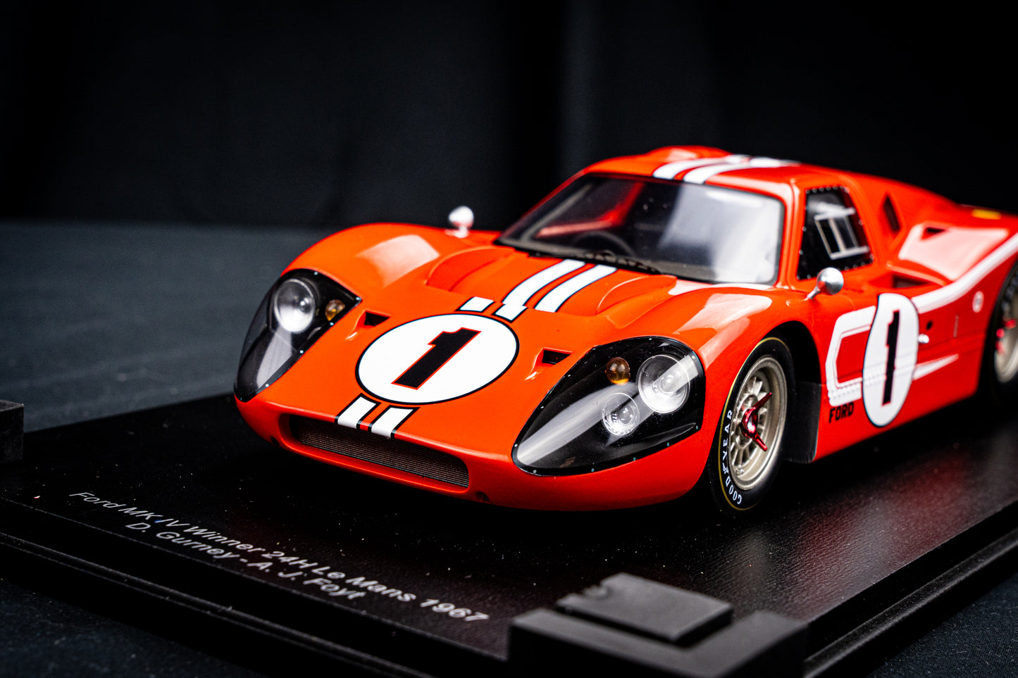 Ford GT40 Mk IV #1 D. Gurney / A.J. Foyt Sieger 24h LeMans 1967 1:18 Spark