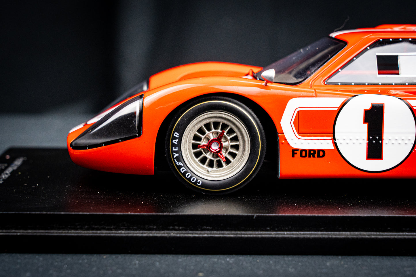 Ford GT40 Mk IV #1 D. Gurney / A.J. Foyt Sieger 24h LeMans 1967 1:18 Spark