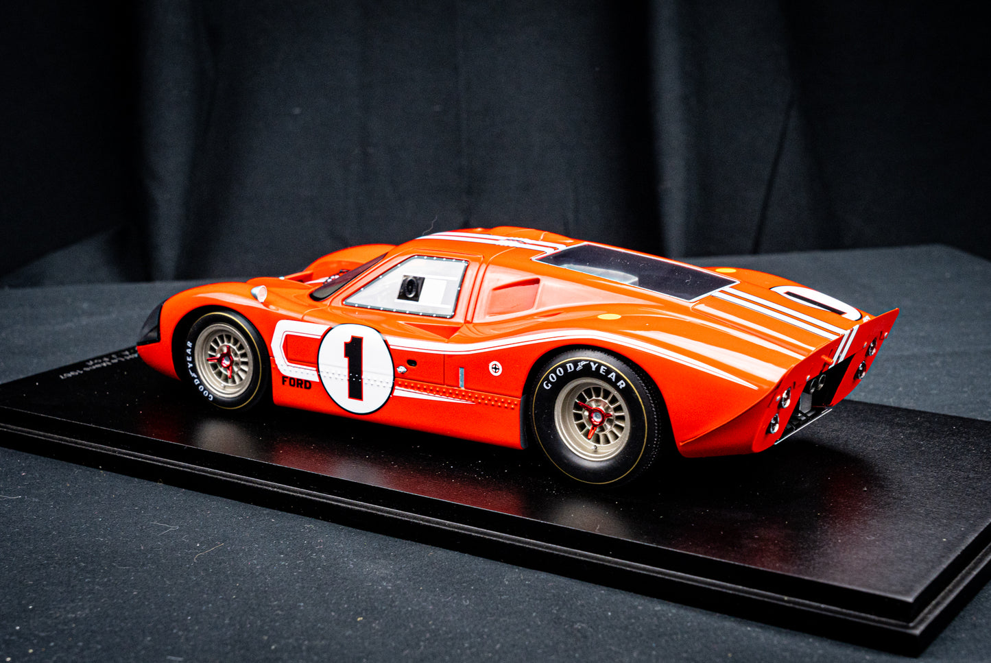 Ford GT40 Mk IV #1 D. Gurney / A.J. Foyt Sieger 24h LeMans 1967 1:18 Spark