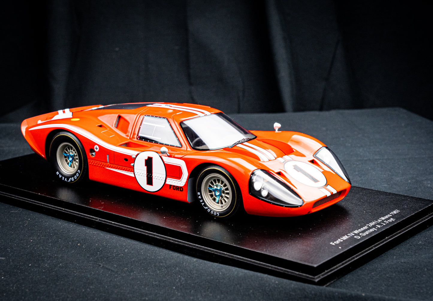 Ford GT40 Mk IV #1 D. Gurney / A.J. Foyt Sieger 24h LeMans 1967 1:18 Spark