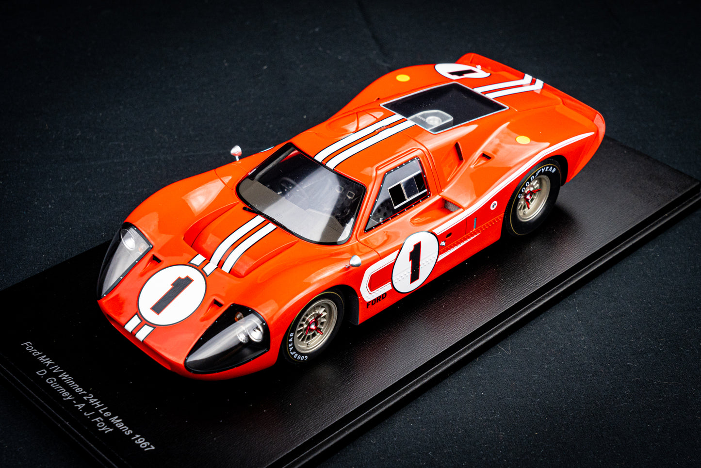 Ford GT40 Mk IV #1 D. Gurney / A.J. Foyt Sieger 24h LeMans 1967 1:18 Spark