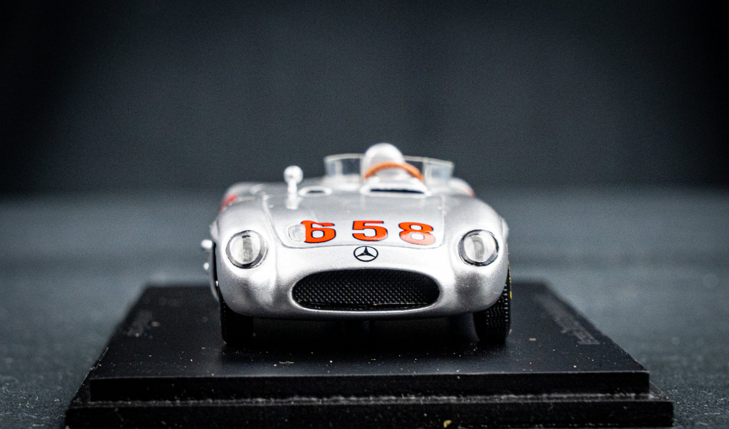 Mercedes 300 SLR no.658 J.M. Fangio P2 Mille Miglia 1955 1:43 Spark