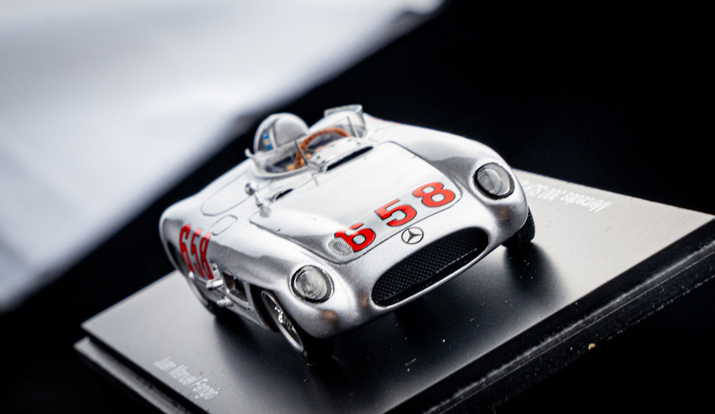 Mercedes 300 SLR no.658 J.M. Fangio P2 Mille Miglia 1955 1:43 Spark