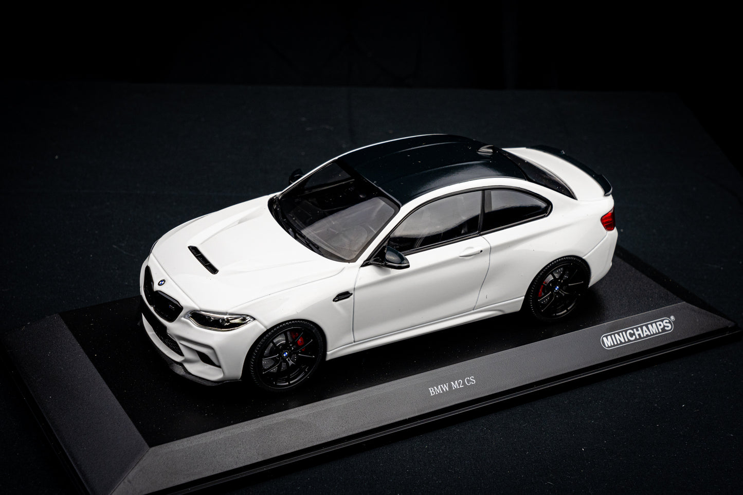 BMW M2 CS weiß BJ 2020 - Minichamps 1:18