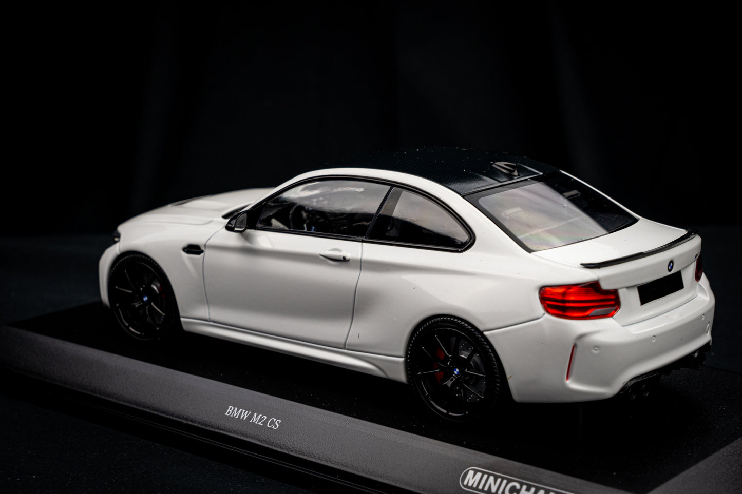 BMW M2 CS weiß BJ 2020 - Minichamps 1:18