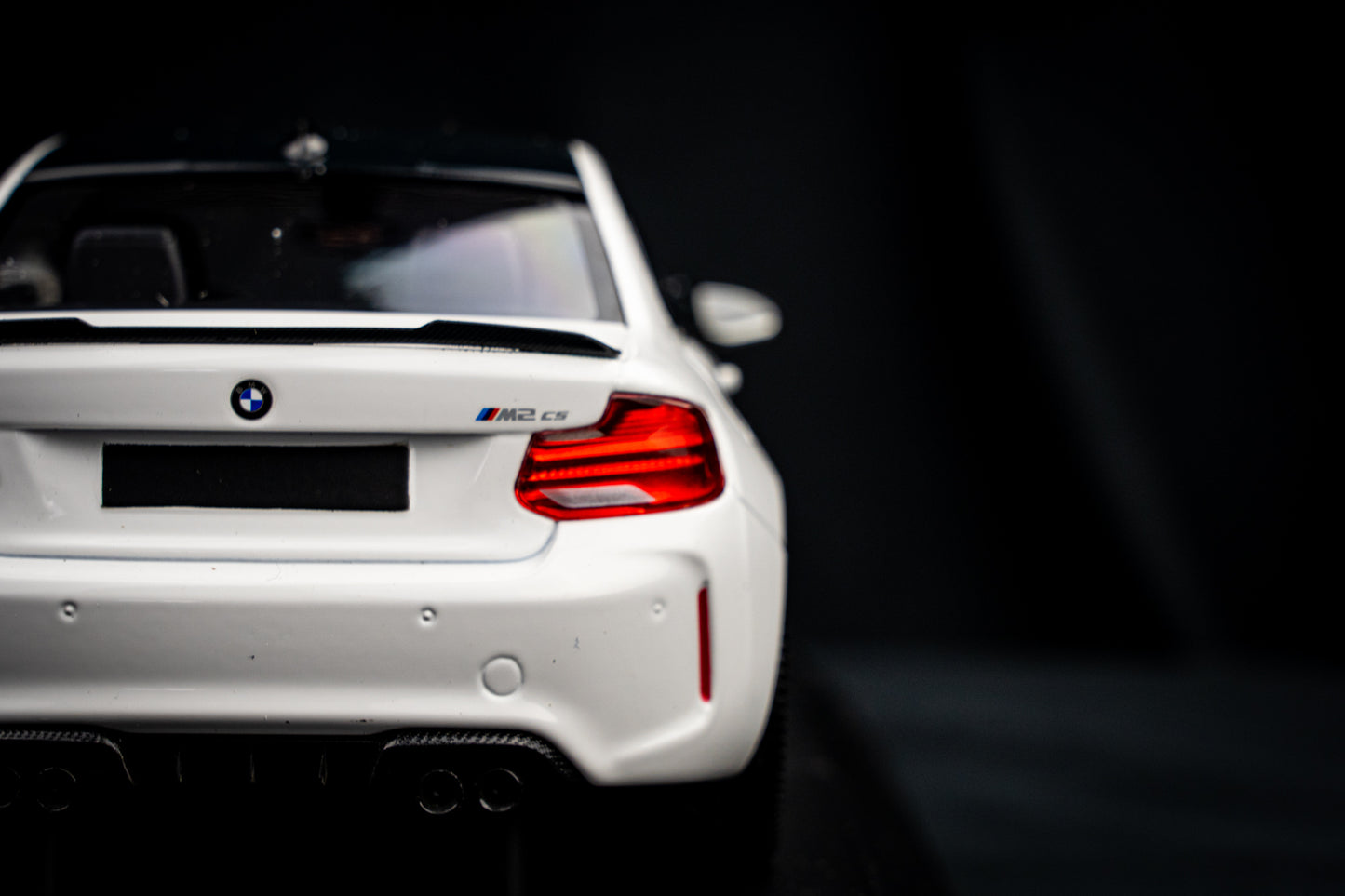 BMW M2 CS weiß BJ 2020 - Minichamps 1:18