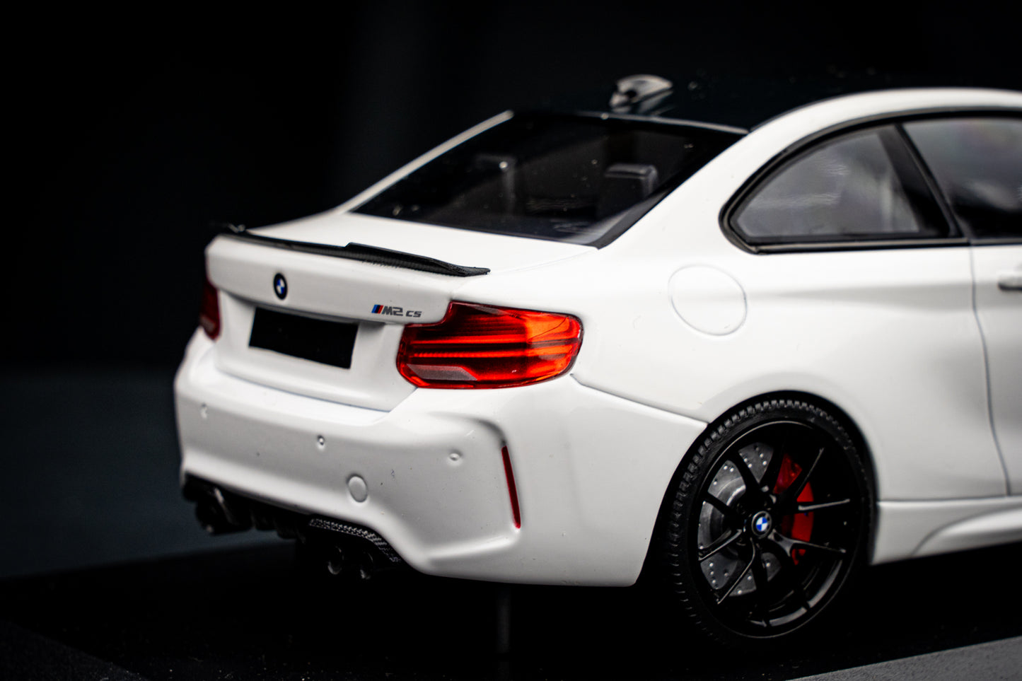 BMW M2 CS weiß BJ 2020 - Minichamps 1:18