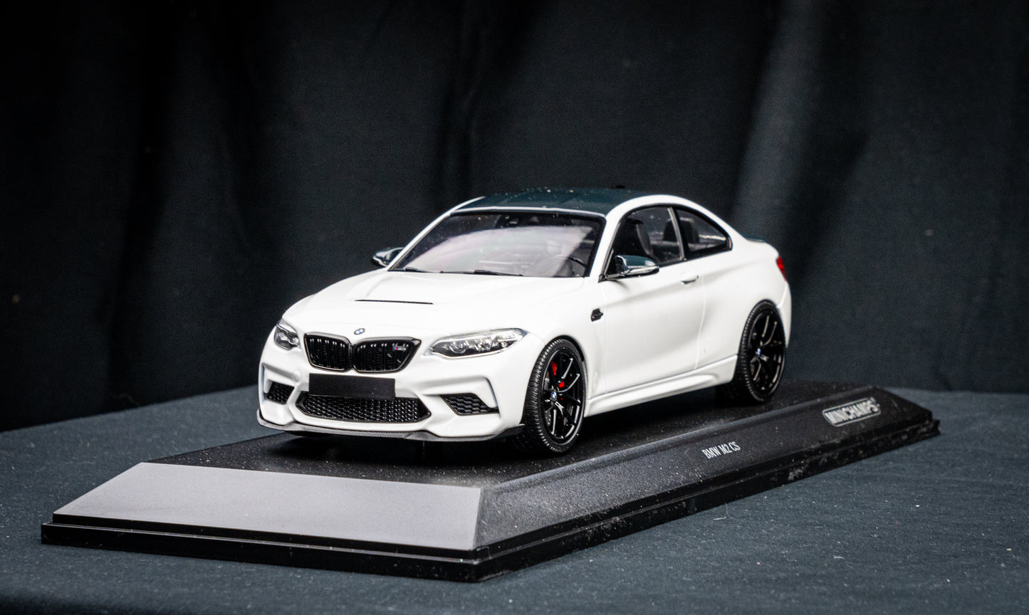 BMW M2 CS weiß BJ 2020 - Minichamps 1:18