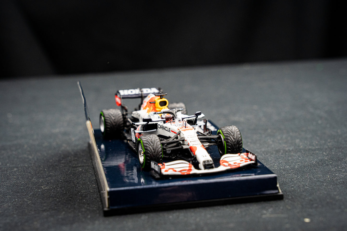 Max Verstappen no.33 Red Bull RB16B White limited 2.754 pcs. - 2nd Turkish GP 2021 - Minichamps 1:43