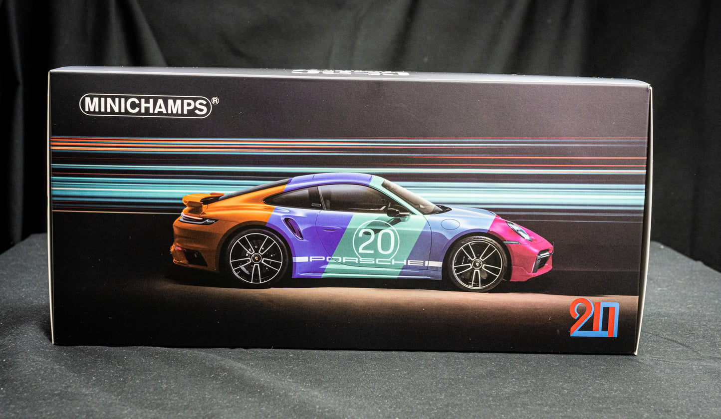 Porsche 911 (992) Turbo S Coupe 2021 - Sport Design violet Minichamps 1:18