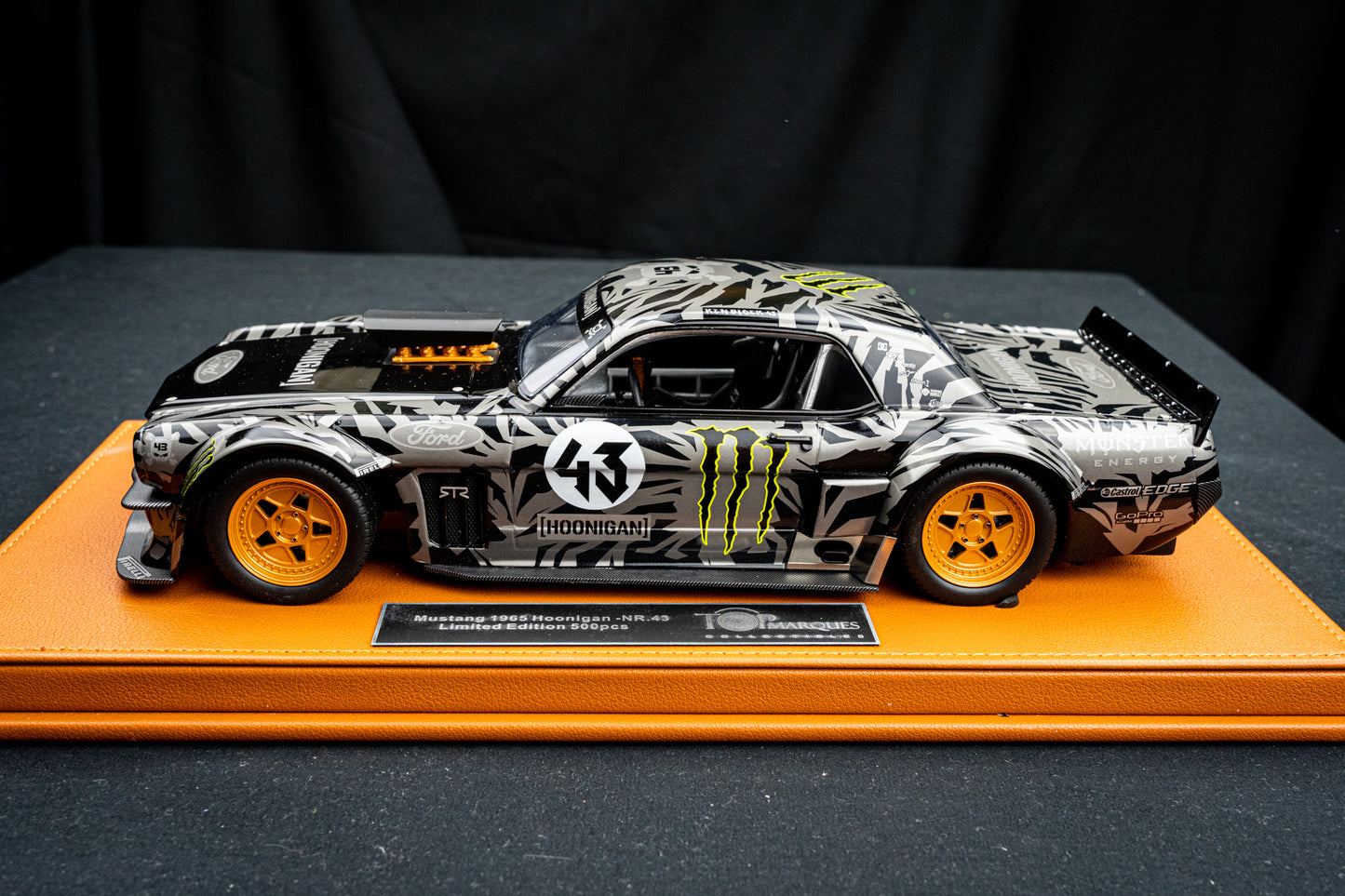 Ken Block Ford Mustang Hoonigan #43 Baujahr 1965 lim. 1/500 pcs. schwarz / grau 1:18
