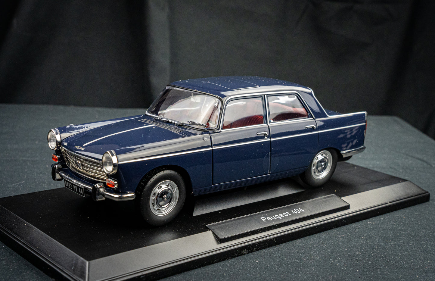 Peugeot 404 Sedan 1965 Amiral blue Norev 1:18