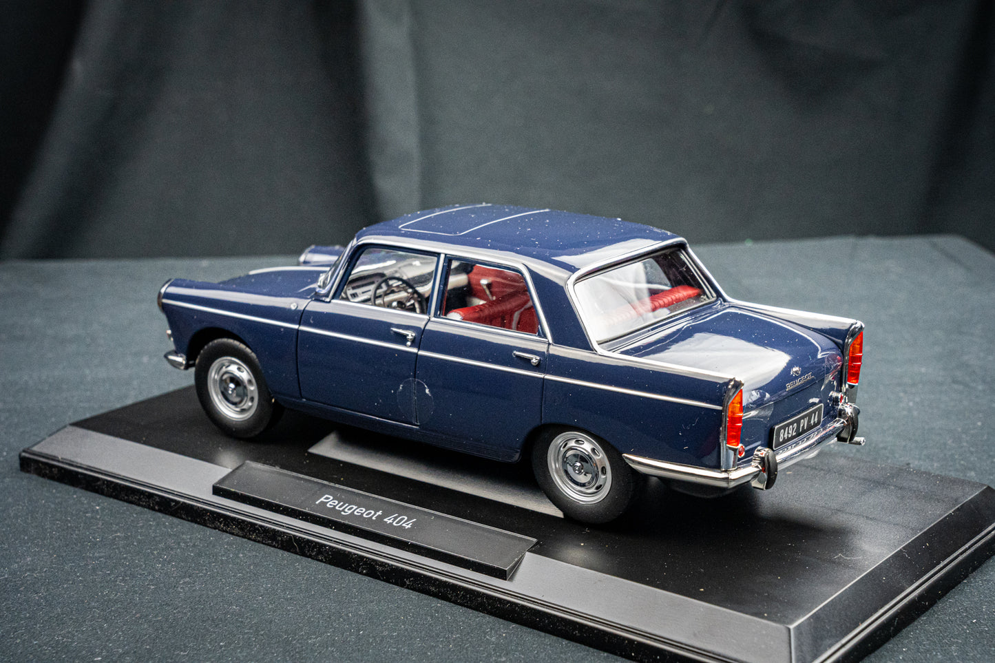 Peugeot 404 Sedan 1965 Amiral blue Norev 1:18