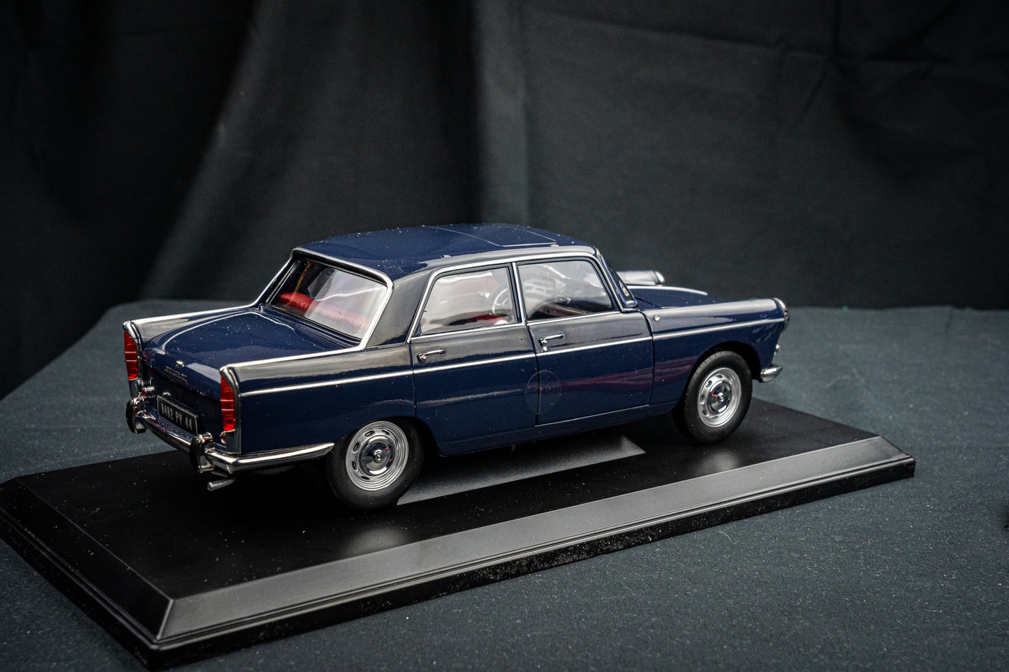 Peugeot 404 Sedan 1965 Amiral blue Norev 1:18
