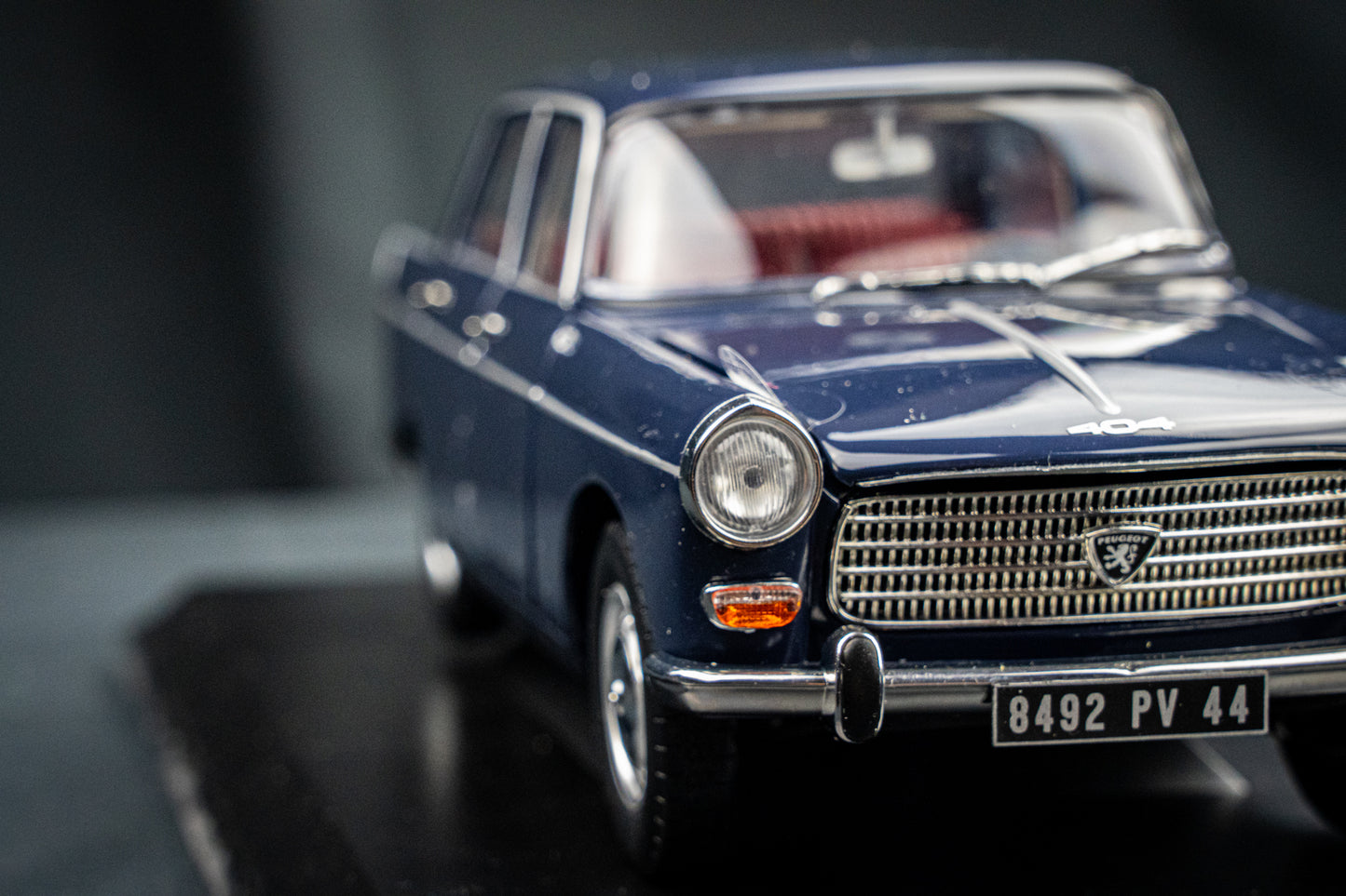 Peugeot 404 Sedan 1965 Amiral blue Norev 1:18