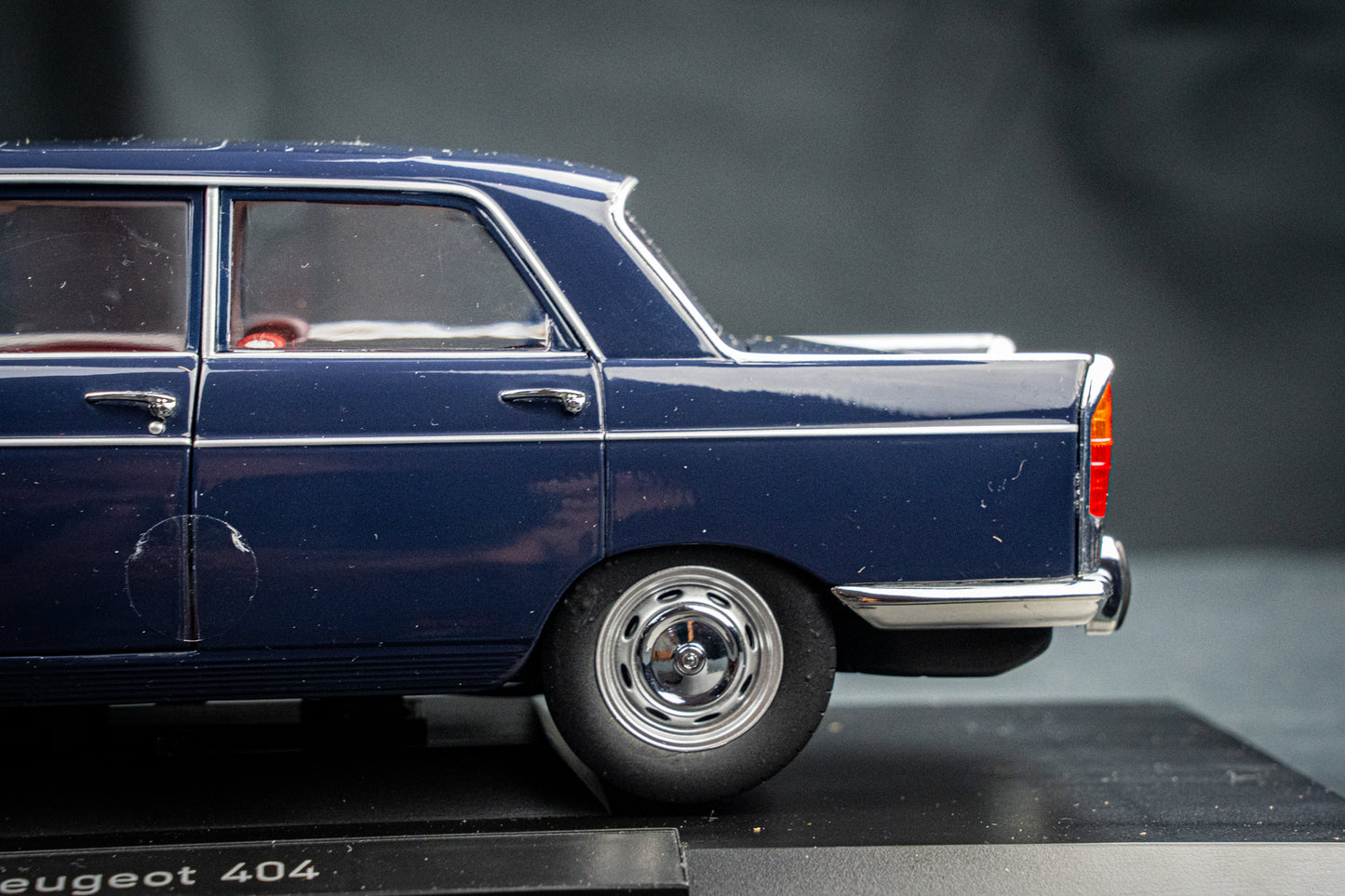 Peugeot 404 Sedan 1965 Amiral blue Norev 1:18