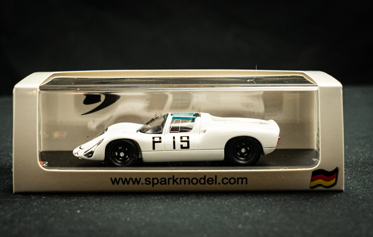 Porsche 910 #19 lim. edition 300 Stk. 2nd 1000km Nürburgring 1967 - Hawkings / Koch Spark 1:43