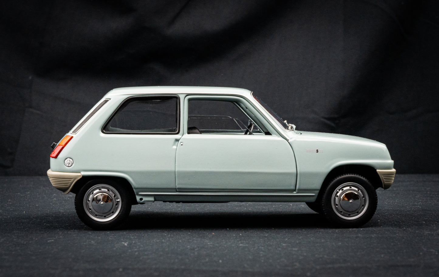 Renault 5 TL 1972 hellblau - Norev 1:18 185380