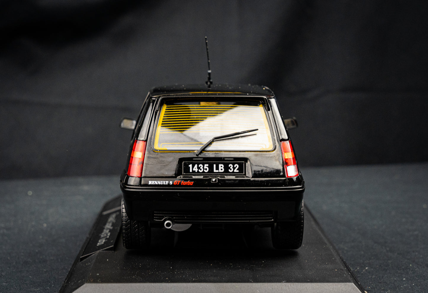 Renault 5 Super Cinq GT Turbo schwarz - Norev 1:18