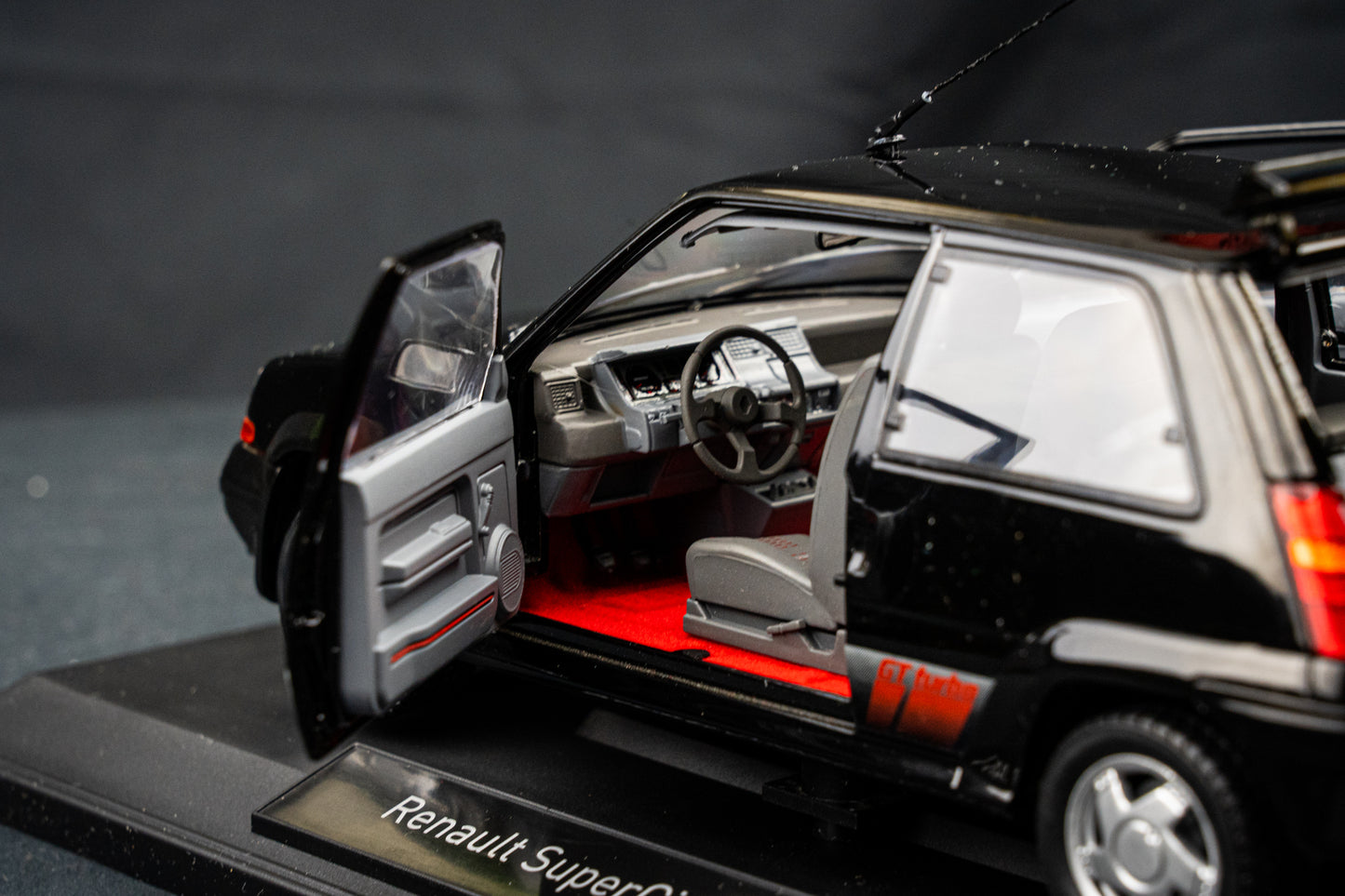 Renault 5 Super Cinq GT Turbo schwarz - Norev 1:18