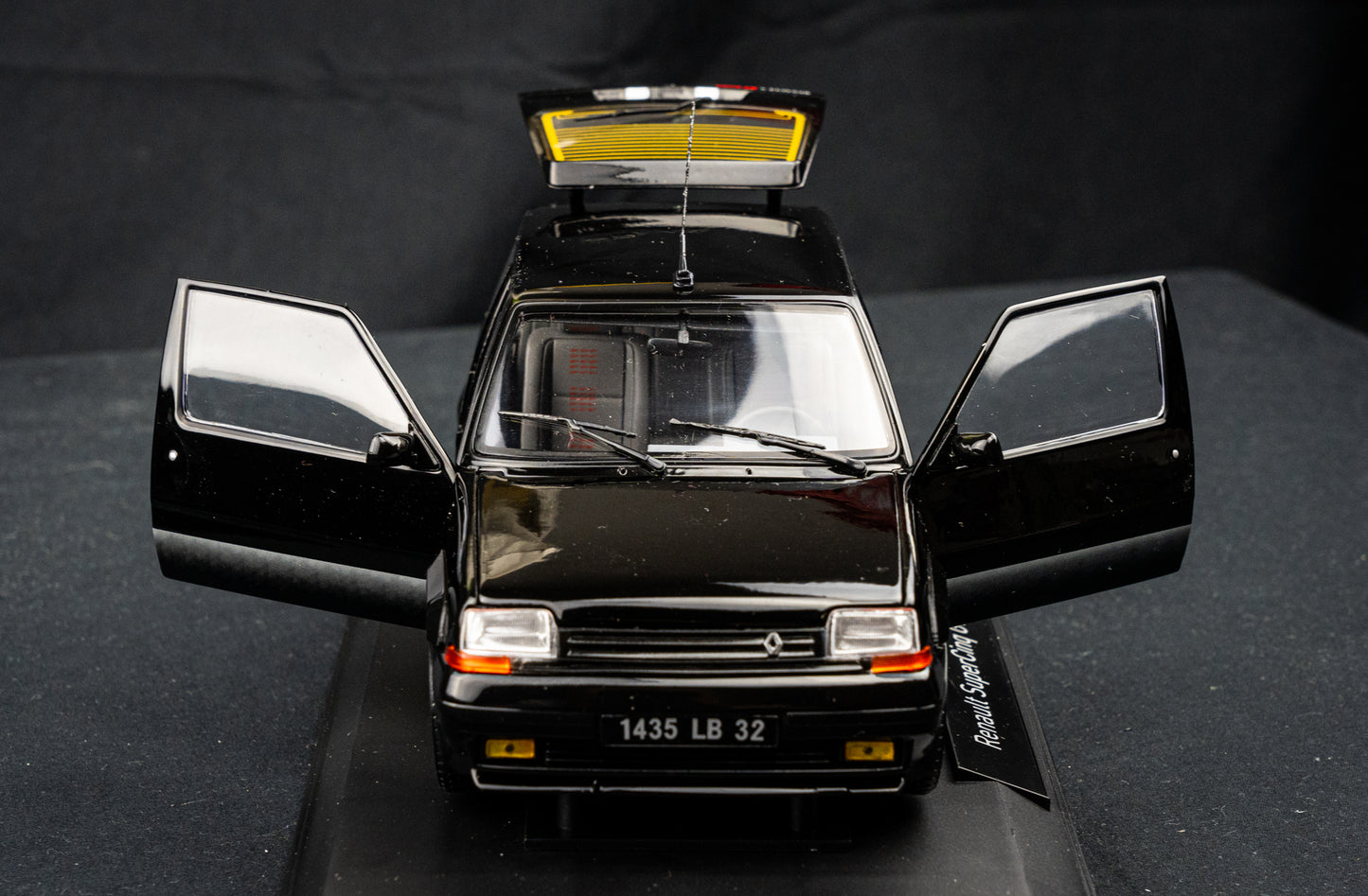 Renault 5 Super Cinq GT Turbo schwarz - Norev 1:18