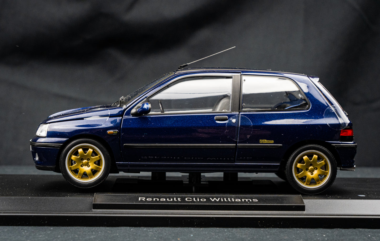 Renault Clio I Williams 1993 - metallic dunkelblau - Norev 1:18