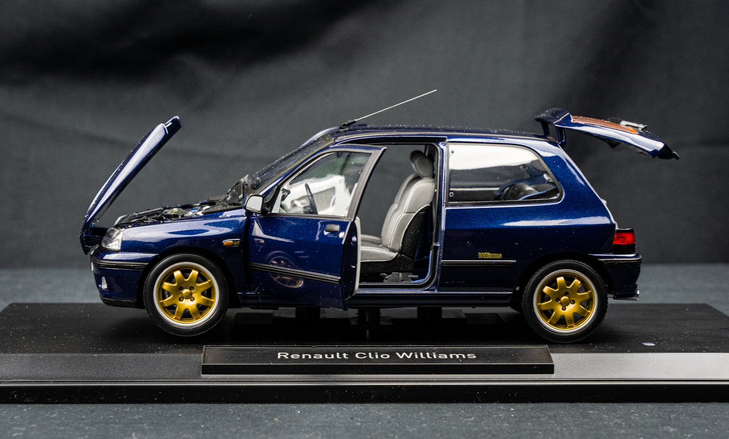 Renault Clio I Williams 1993 - metallic dunkelblau - Norev 1:18