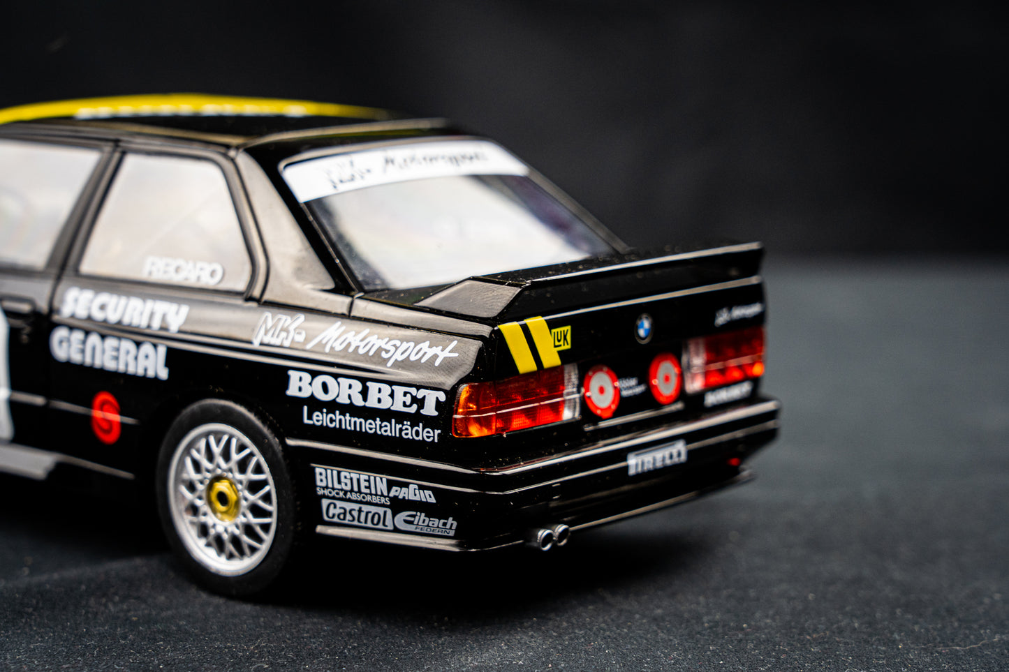 BMW M3 E30 #31 Kurt Thiim - DTM 1988 1:18 Solido