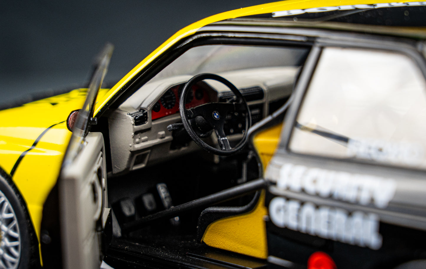 BMW M3 E30 #31 Kurt Thiim - DTM 1988 1:18 Solido