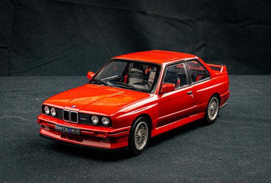 BMW M3 E30 Baujahr 1986 - 1:18 Solido