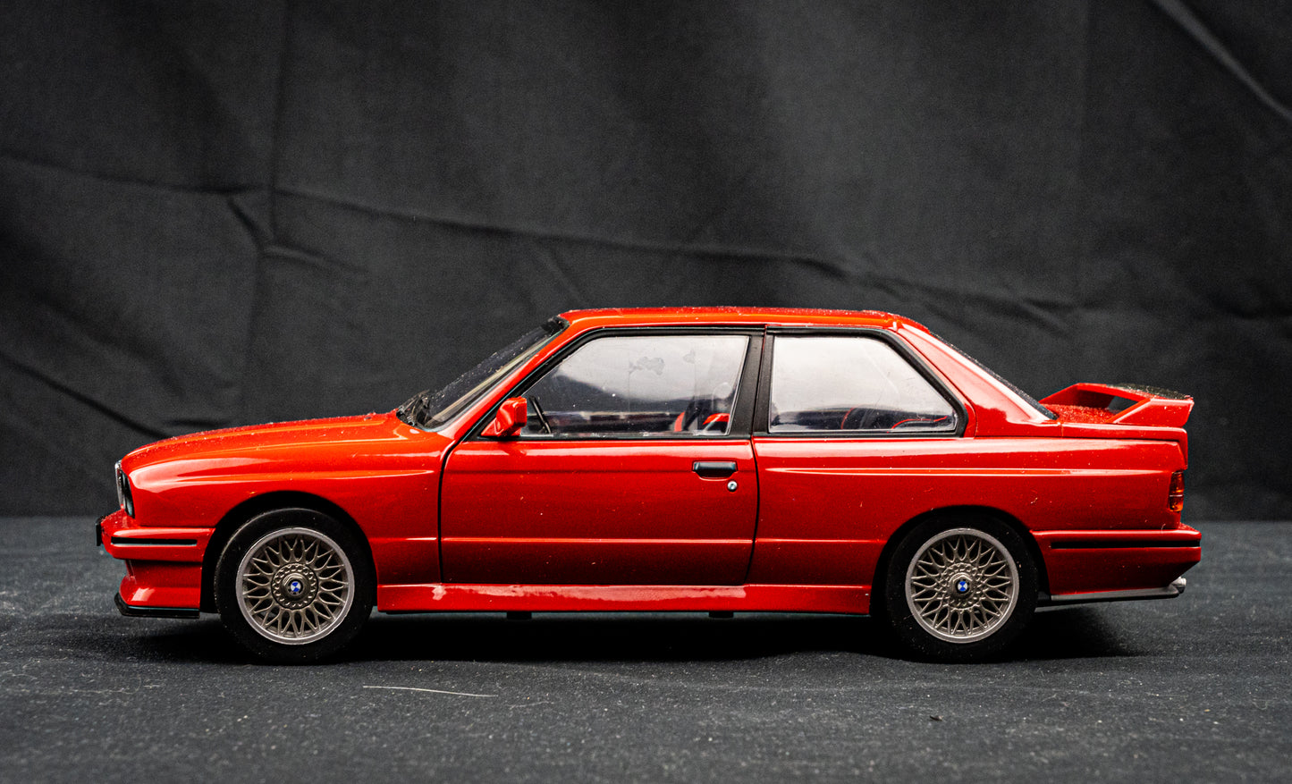 BMW M3 E30 Baujahr 1986 - 1:18 Solido