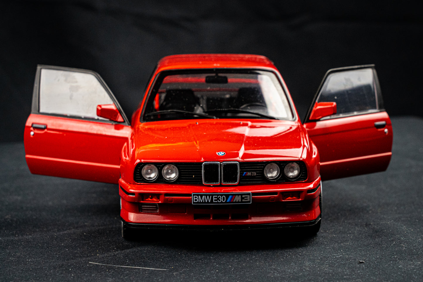 BMW M3 E30 Baujahr 1986 - 1:18 Solido