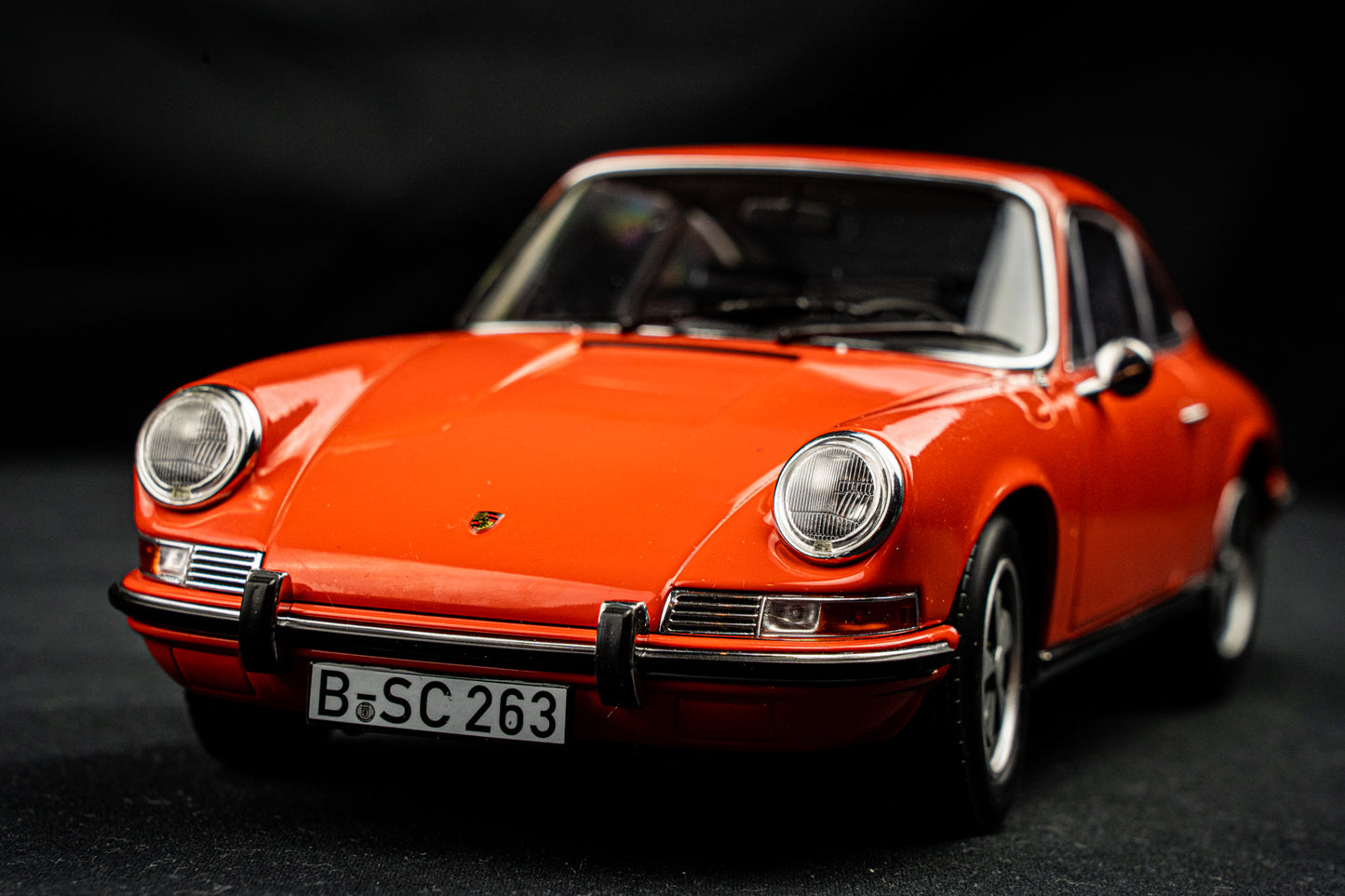 Porsche 911 E 1970 in orange - Norev 1:18