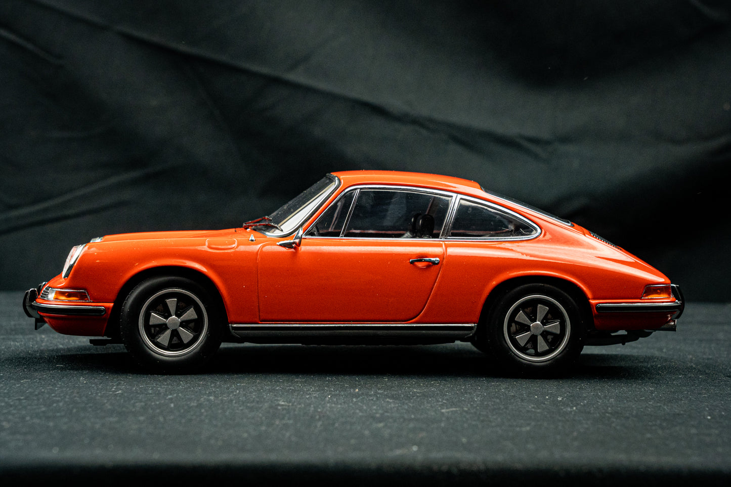 Porsche 911 E 1970 in orange - Norev 1:18