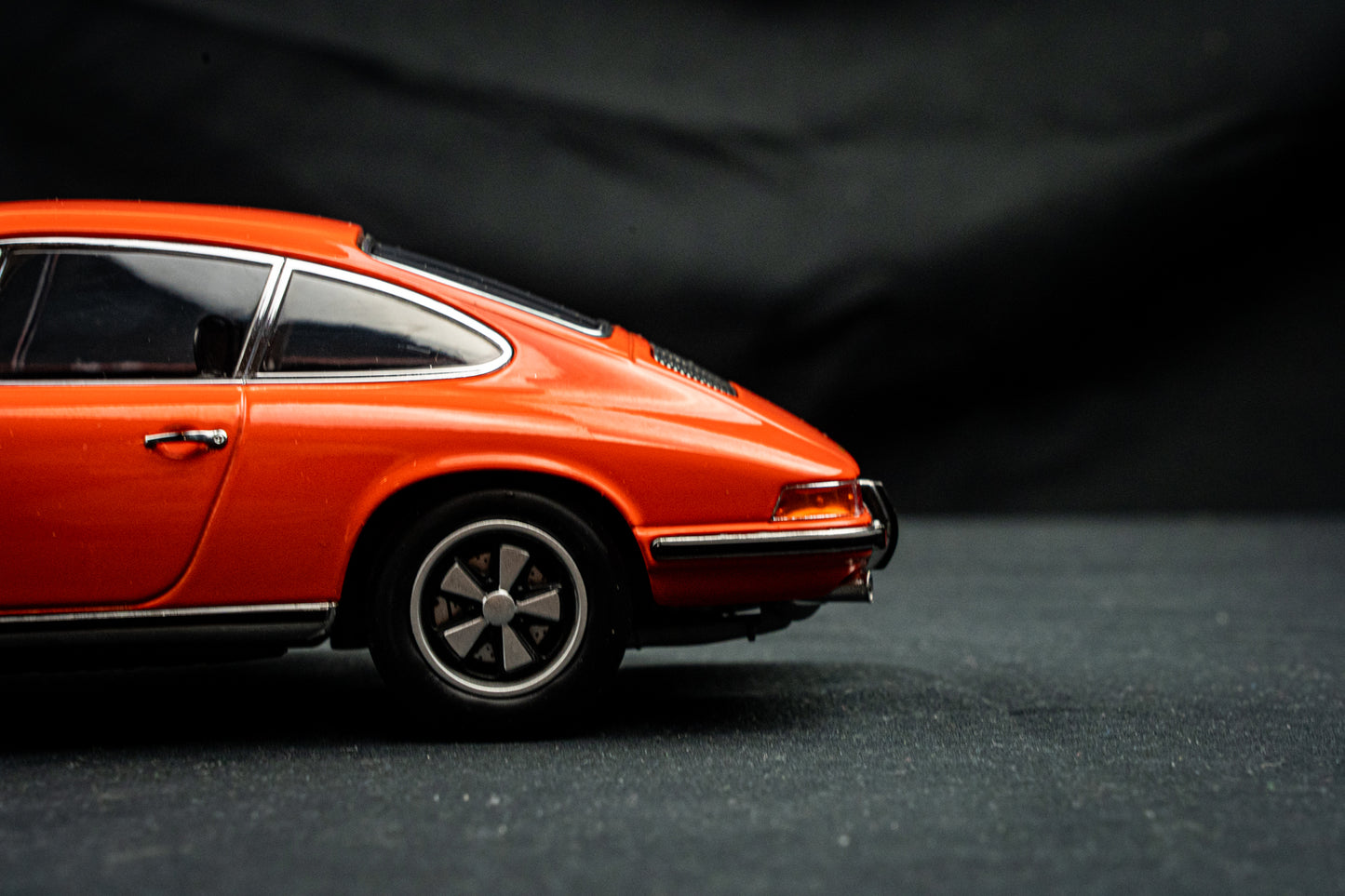 Porsche 911 E 1970 in orange - Norev 1:18